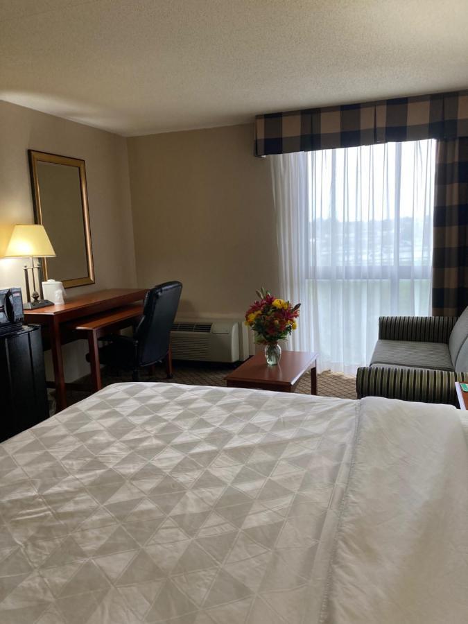 Holiday Inn Cincinnati-Eastgate By Ihg Exterior photo